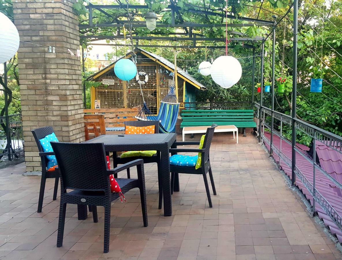 Green House In Batumi Ngoại thất bức ảnh